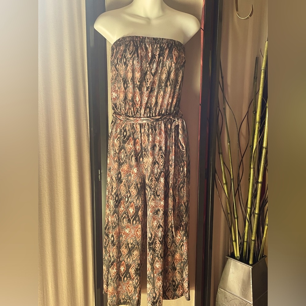 Strapless multi coloured Capri length Jumpsuit. Size Medium.